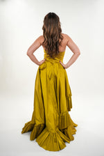 ഗാലറി വ്യൂവറിലേക്ക് ചിത്രം ലോഡ് ചെയ്യുക, Lara ruffled asymmetrical backless maxi dress with pleated waist band