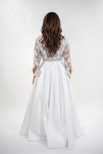 ഗാലറി വ്യൂവറിലേക്ക് ചിത്രം ലോഡ് ചെയ്യുക, Esther white lace full sleeved floral maxi dress with crystallized belt