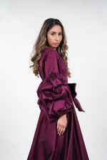ഗാലറി വ്യൂവറിലേക്ക് ചിത്രം ലോഡ് ചെയ്യുക, Paulina taffeta over-exaggerated layered sleeve wrap maxi dress
