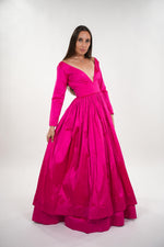 ഗാലറി വ്യൂവറിലേക്ക് ചിത്രം ലോഡ് ചെയ്യുക, Amelia taffeta v-neckline dress with pleated waistband